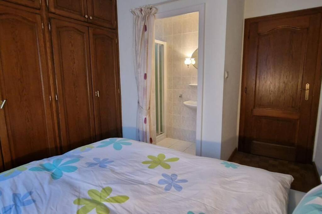 Charmant Appart. Dans Une Villa Saint-Louis  Extérieur photo